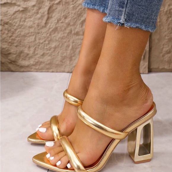 Gold Heels - Picture 4 of 7